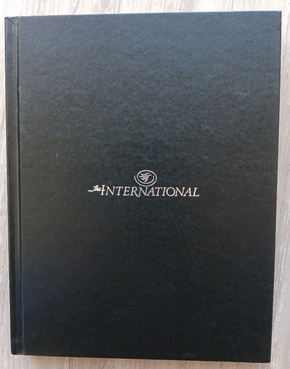 1988 Apple Computer Ad in The International Edition Vol 3 Golf