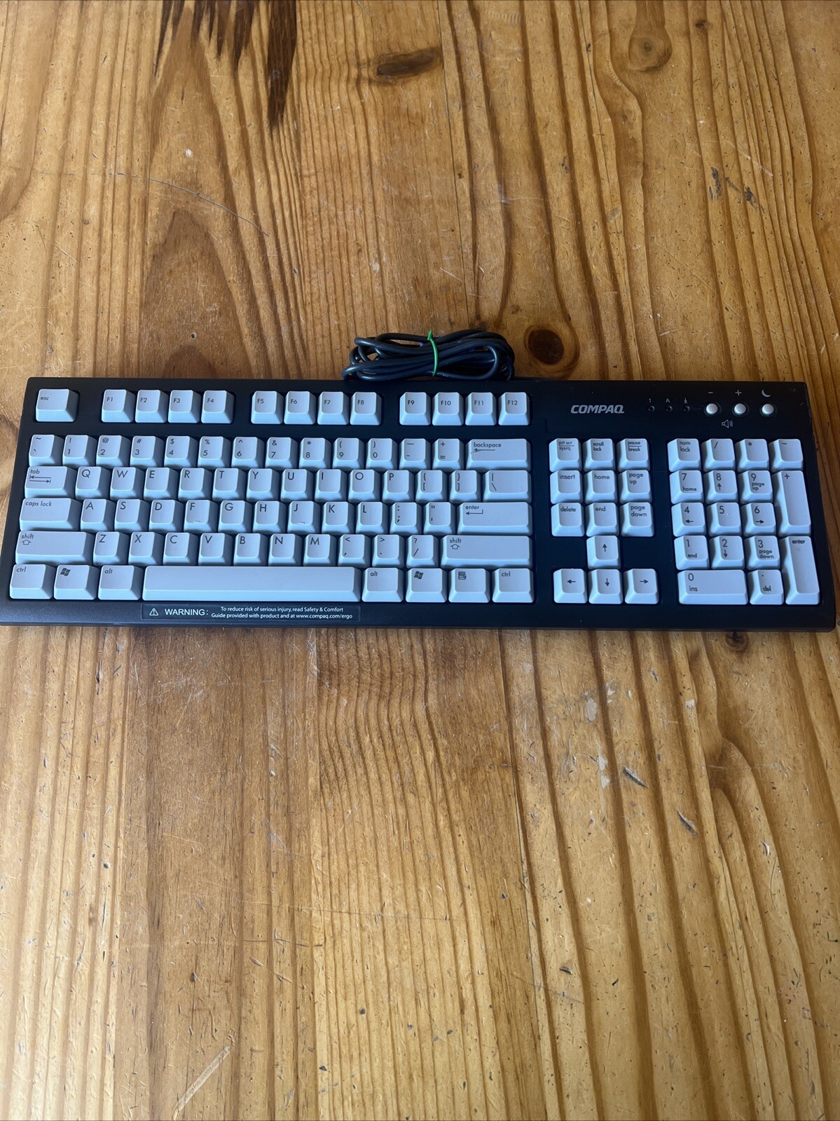 Compaq Wired Keyboard Model 5137 Part # 5187-2154 REV:1.2