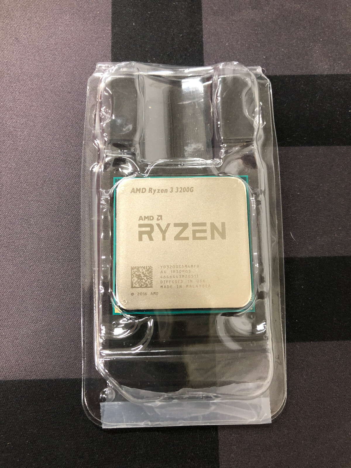 AMD Ryzen 3 3200G OEM Tray CPU with Radeon Graphics - Brand New Tray CPU