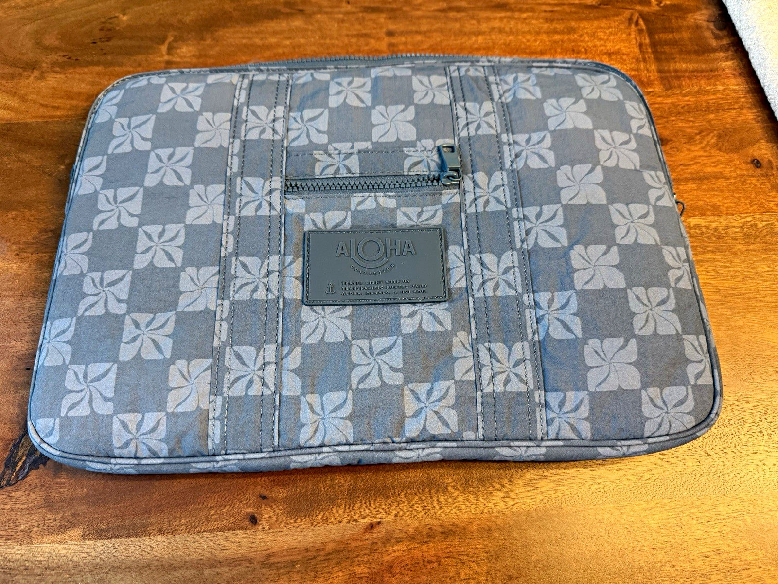 Aloha Collection Pua Check Laptop Sleeve Case, Slate Nylon, Check Pattern MPN