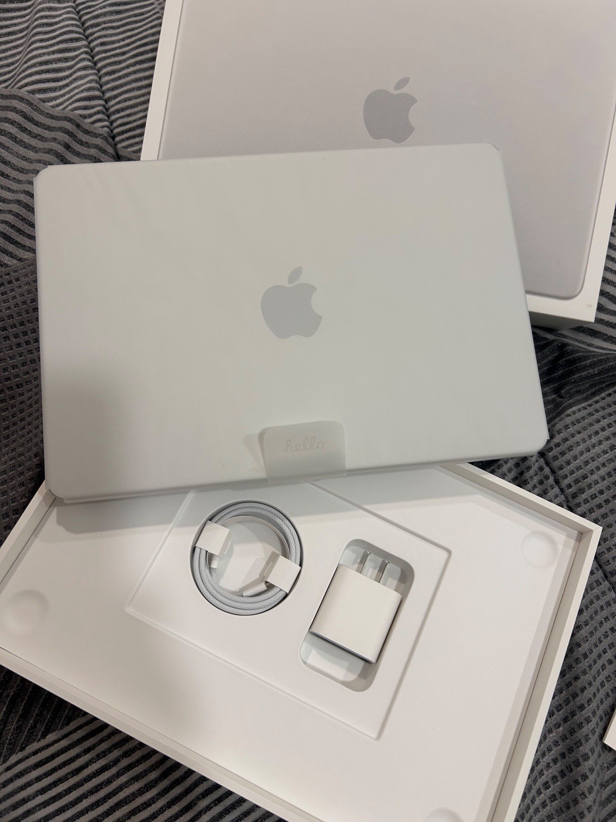 MacBook Neo 13 Indigo 2026 A18 Pro 6-Core CPU 5-Core GPU 8GB 256GB - NEW SEALED