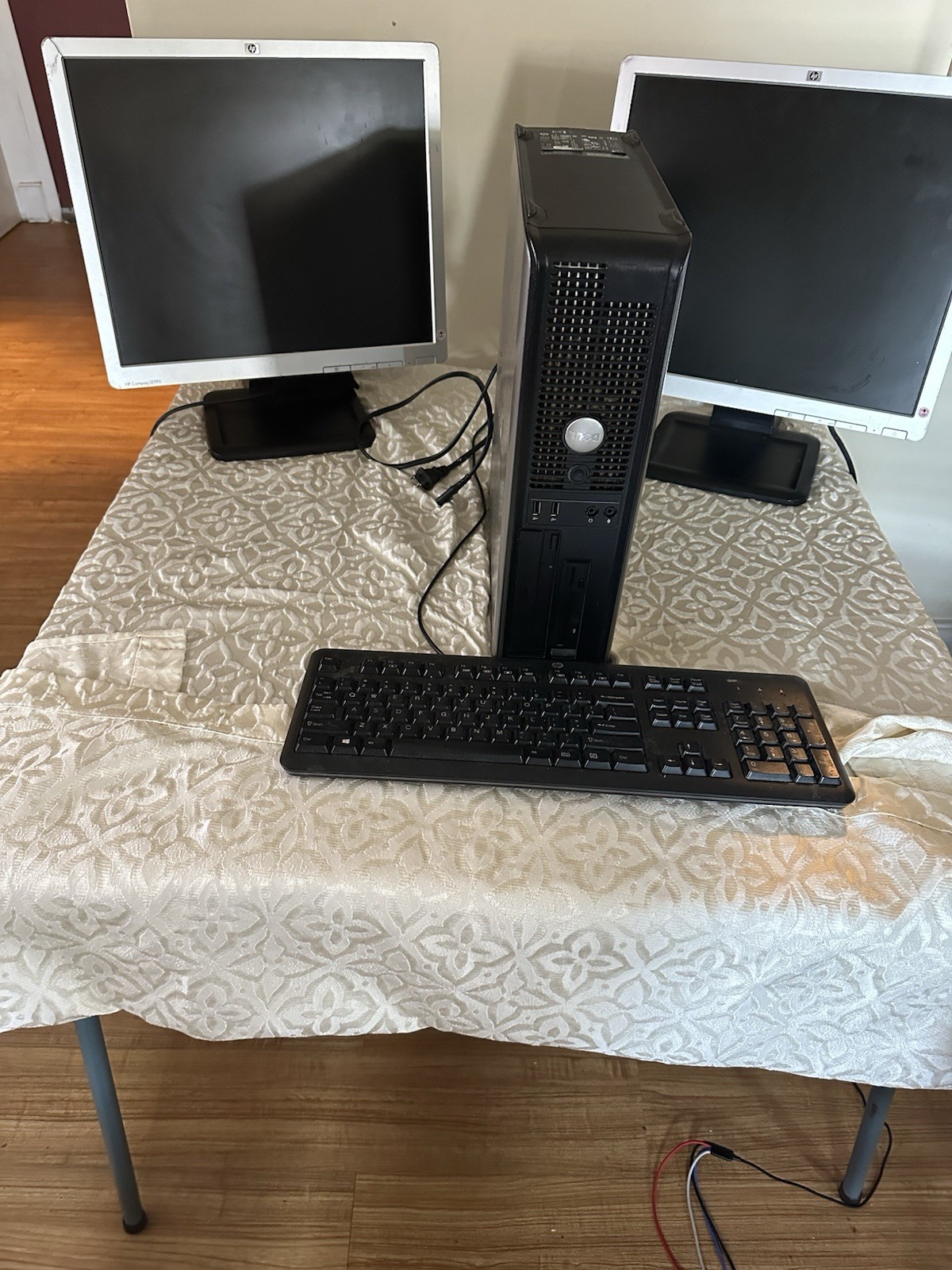 Currently Selling Dell Computer With Two Monitors, Keyboard Used,Selling As Is