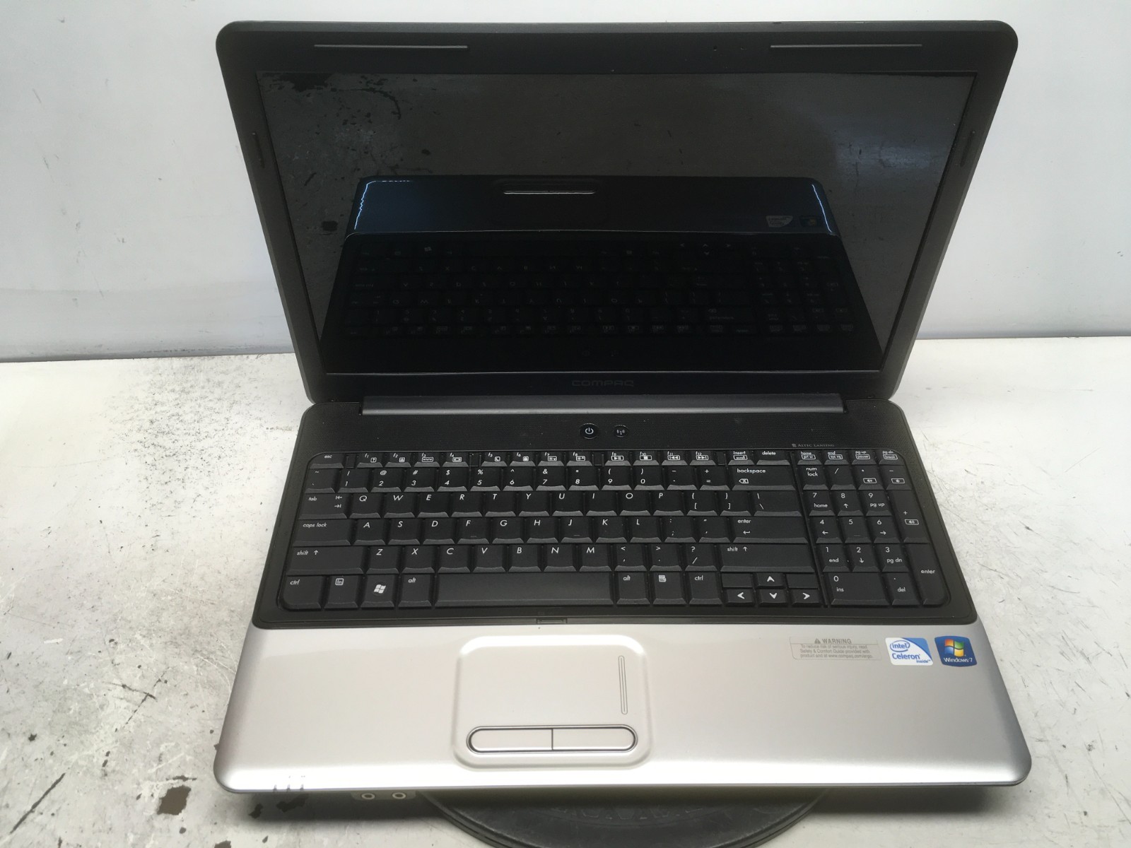 Compaq Presario CQ60-615DX Intel Celeron 900 2.2GHz 2 GB NO HDD No Batt