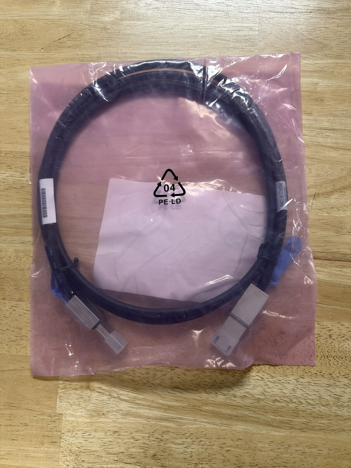 NEW HP 2GFPGGX-08H E124936-d 80 Mini-SAS - Mini-SAS SFF8088 Cable 2M