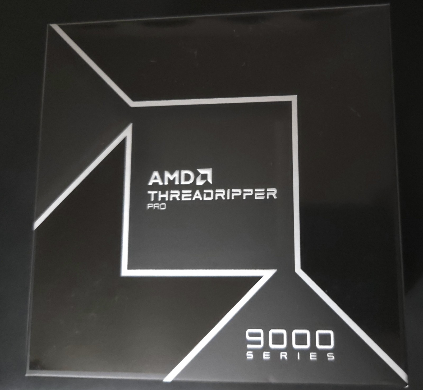 AMD Ryzen Threadripper PRO 9985WX - Ryzen Threadripper PRO 9000 WX-Series