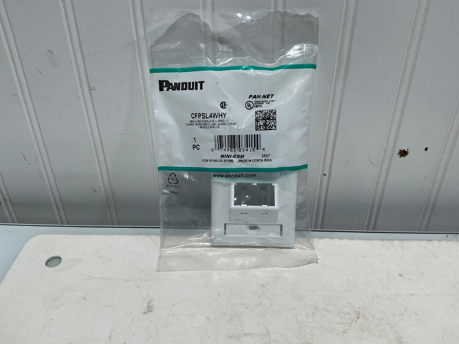 Panduit CFPSL4WHY Mini-Com Sloped Faceplate, 4 Module Spaces (Qty 9)