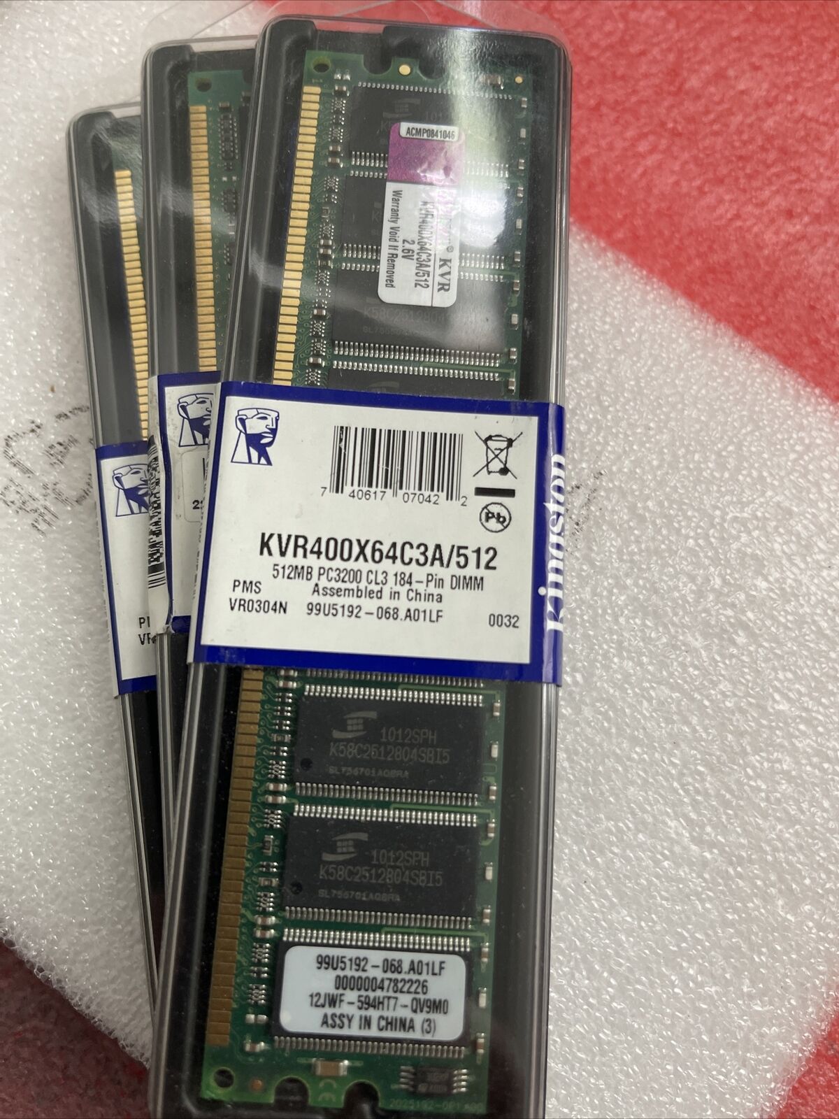 Kingston ValueRAM KVR400X64C3A/512 (512 MB 400MHz PC3200 DDR CL3 DIMM)