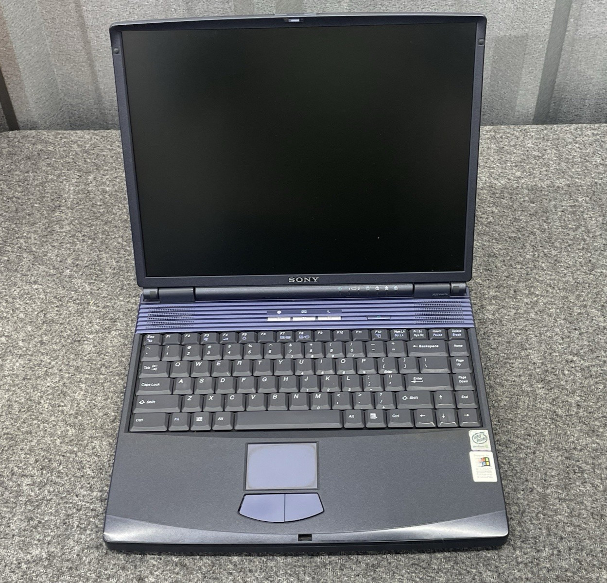 SONY VAIO PCG 981L Laptop - Pentium III - DOES NOT POWER ON - FOR PARTS/REPAIR