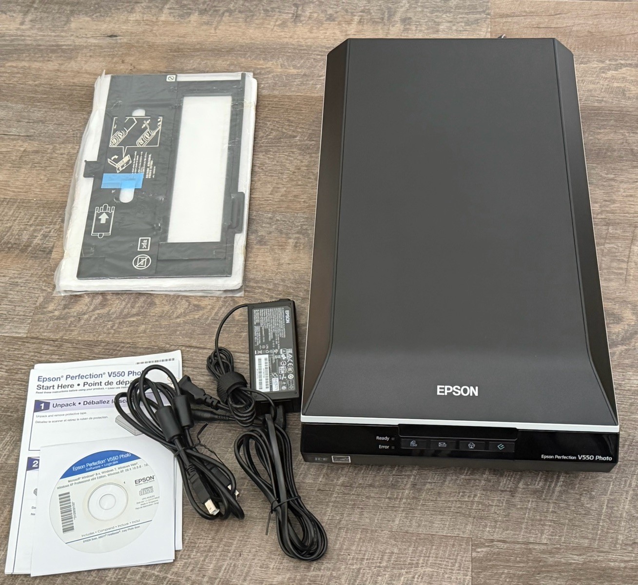 Epson Perfection V550 Photo Color Scanner 6400 dpi - Black w/ Cords & Film Trays