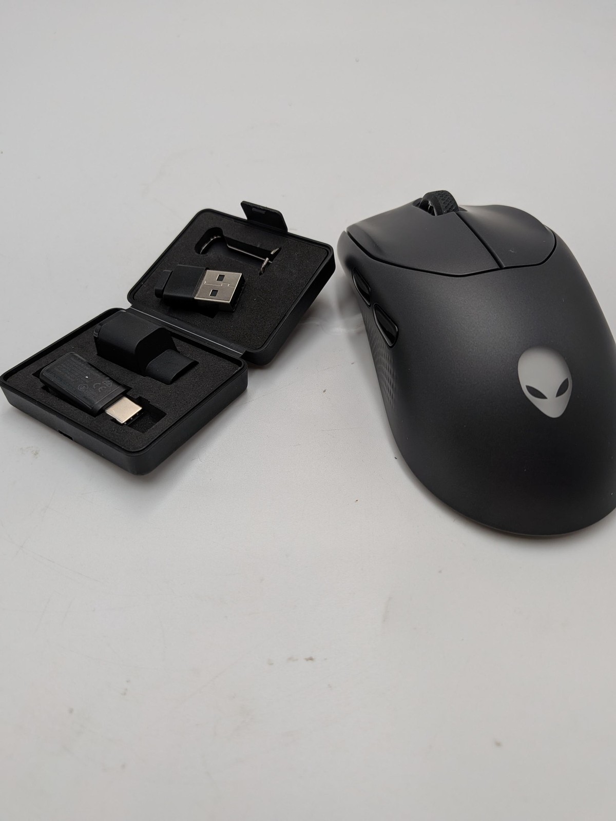 Alienware AW720M Tri-Mode Wireless Gaming Mouse - 2.4GHz Wireless, Bluetooth
