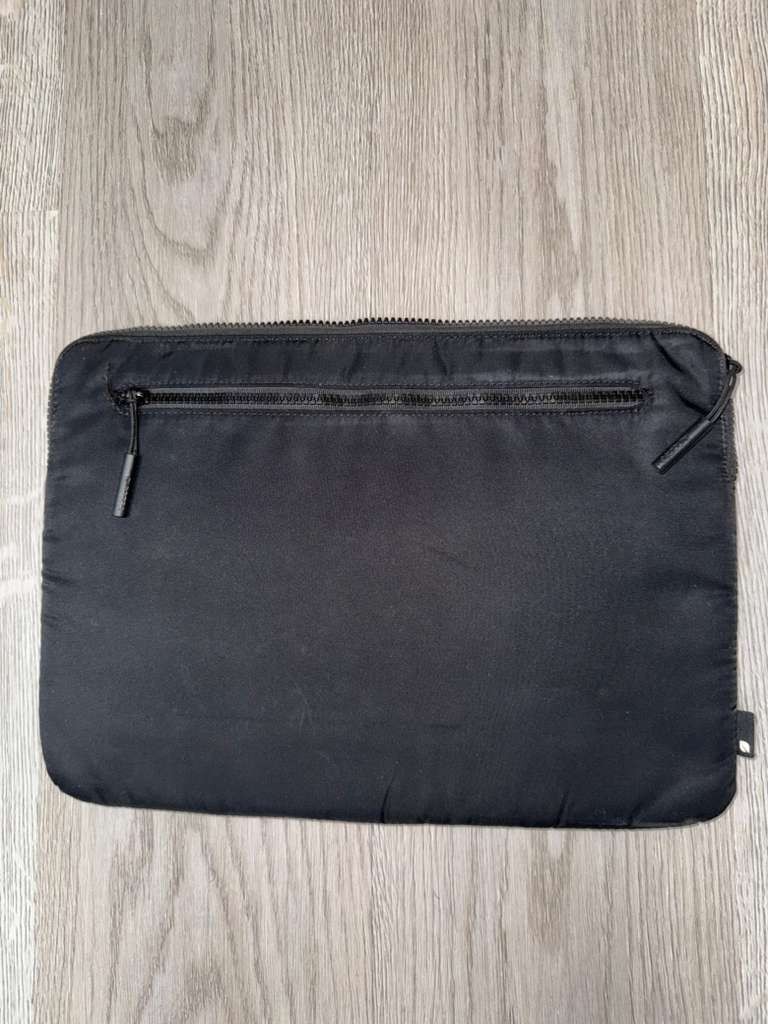 Incase Black Nylon Laptop Sleeve - Faux Fur Lining - Fits MacBook Air / Pro 13"