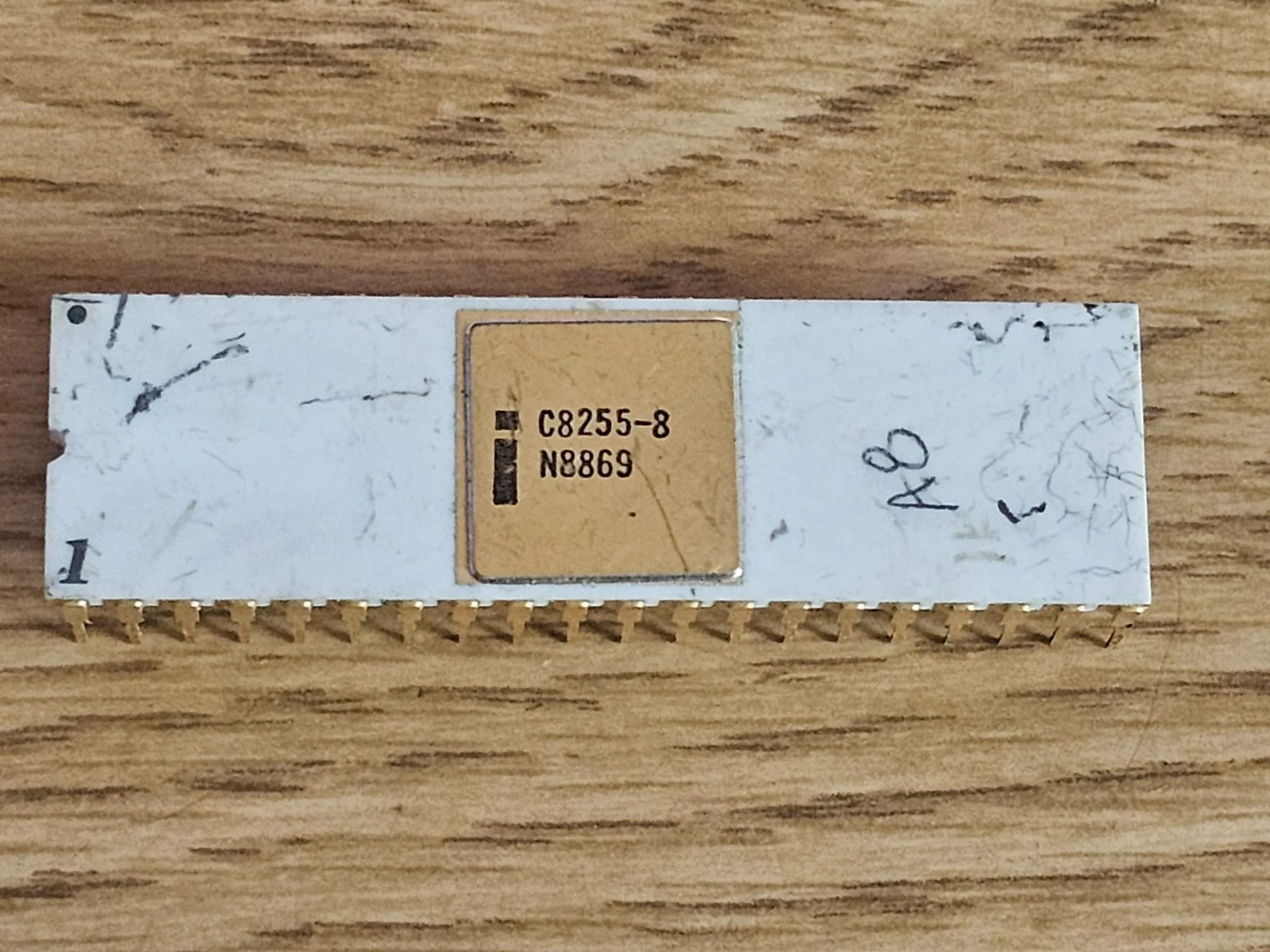 INTEL Vintage C8255-8 C8080 CPU Peripheral Interface White Ceramic Gold RareSpec
