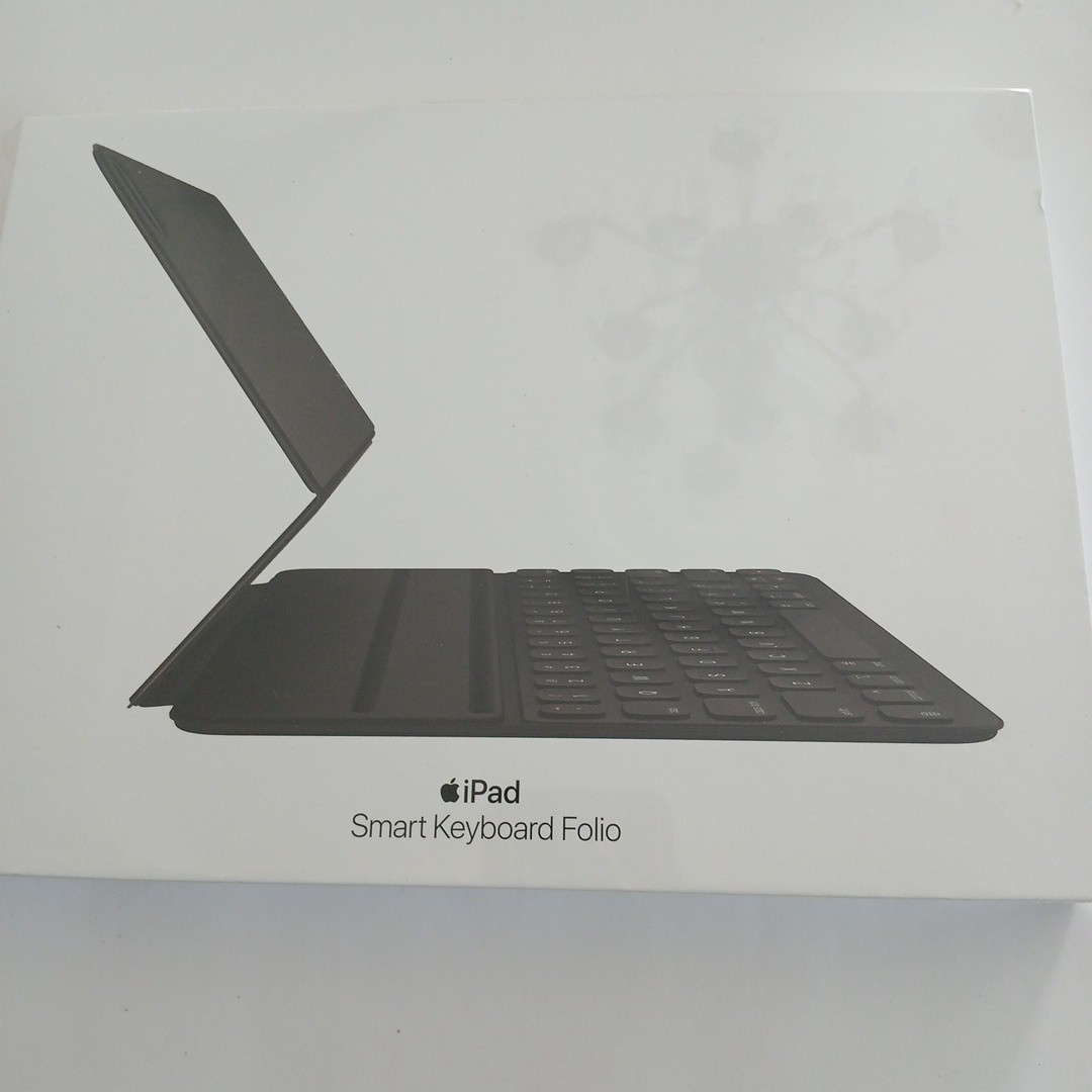 New Sealed Apple Smart Keyboard Folio for iPad Pro 11" 1st-4th Gen & iPad Air 4