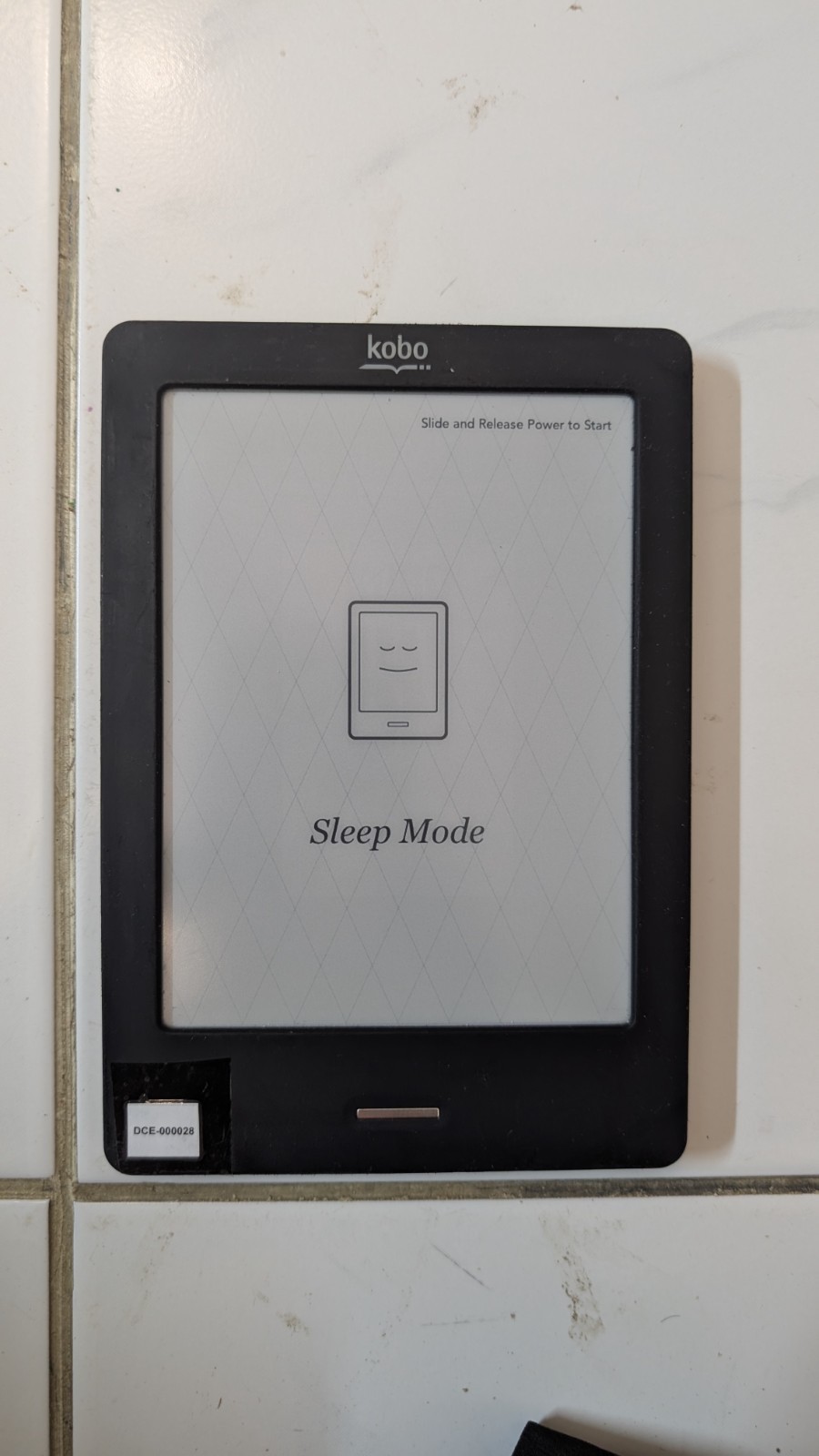 Kobo Touch Edition 6" Wi-Fi E-Ink Touchscreen E-Reader - Black - Model N905