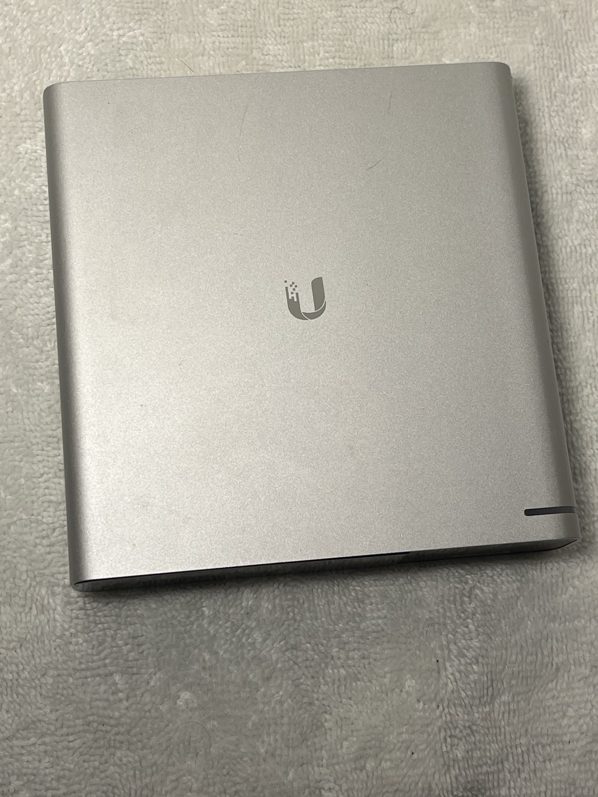 Ubiquiti Networks UCK-G2-PLUS UniFi Controller Hybrid Cloud Key Gen2 PLUS 1TB HD