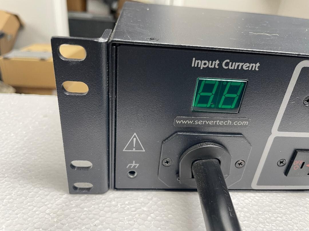 Sentry Switched PDU Cabinet Distribution Unit CW-16H1B454 Power Supply