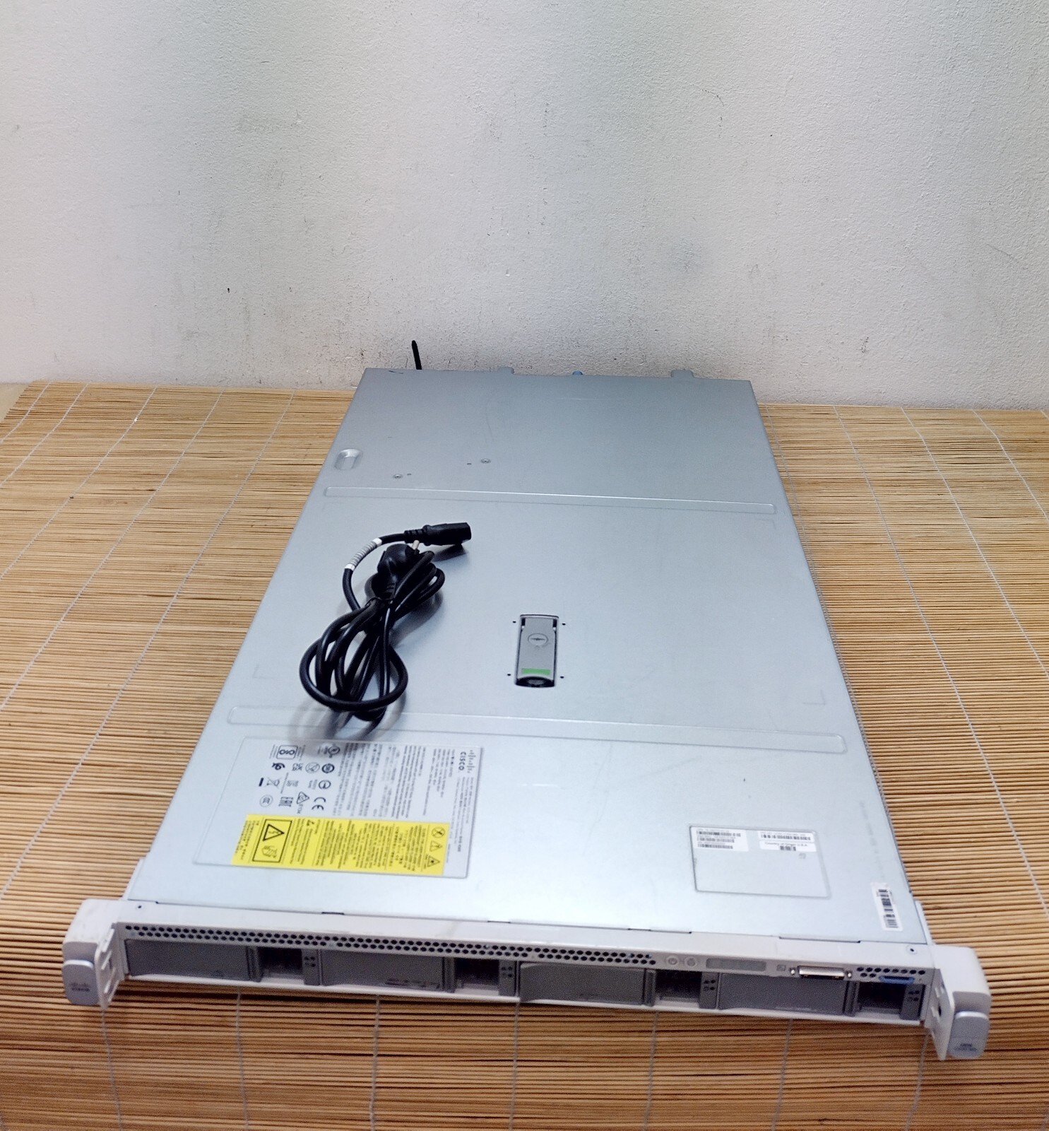 Cisco UCSC-C220-M5L UCS C220 M5 LFF no CPU mem HD PCIe 1x PSU
