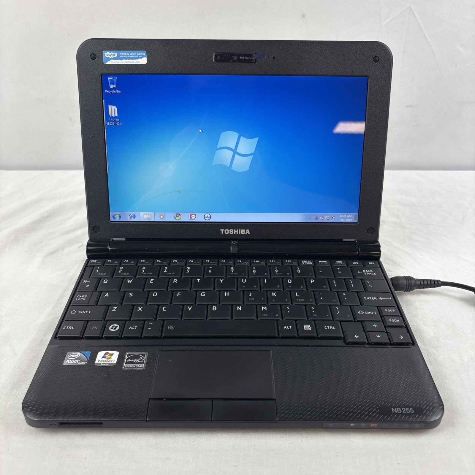 Toshiba NB255 Intel Atom 1GB Ram 140GB HDD Windows 7 Black w/ Charger