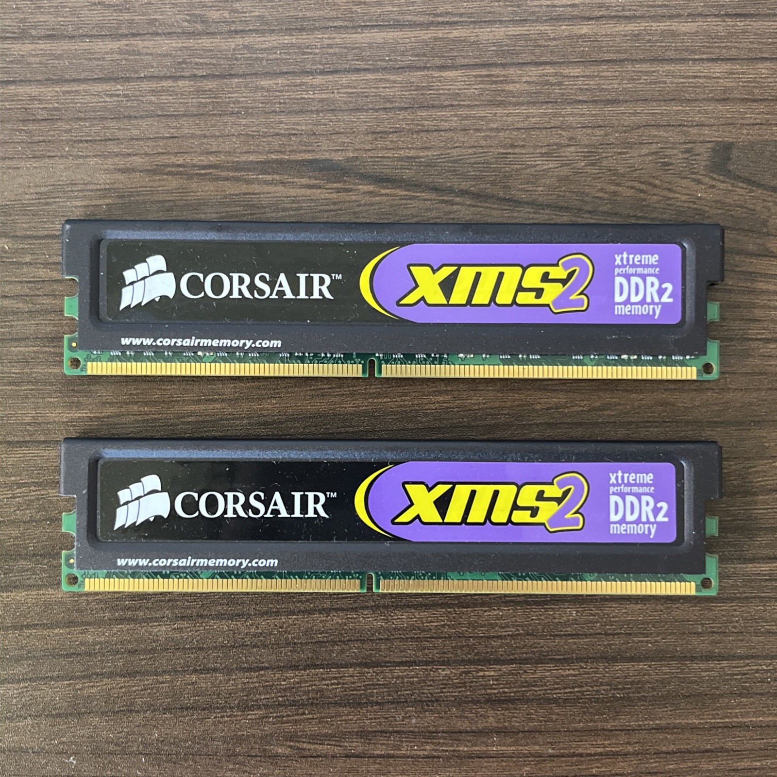 Corsair XMS2 DDR2 SDRAM PC2-6400 2GB DIMM 240-Pin RAM CM2X2048-6400C5