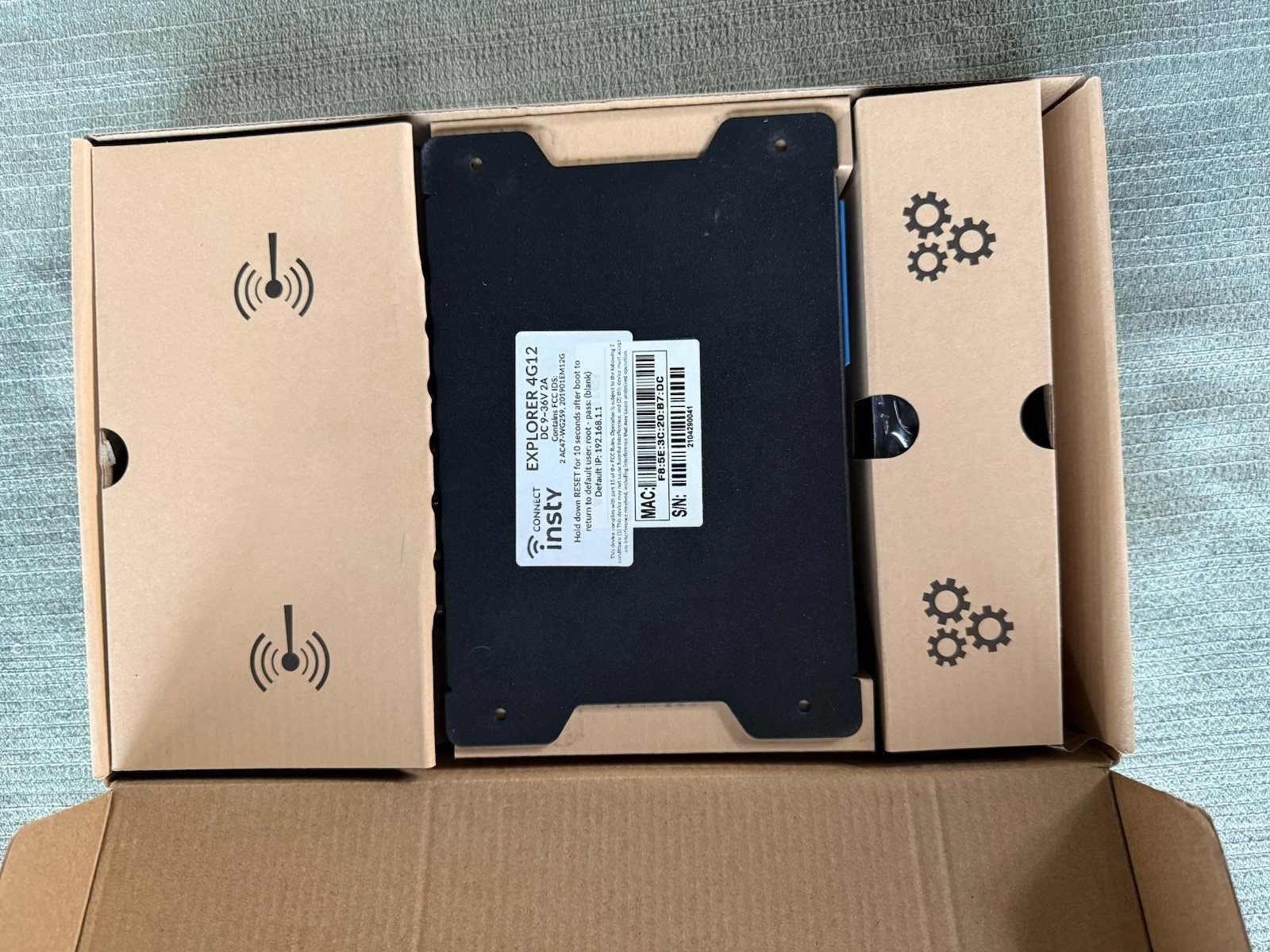 Insty connect Explorer 4G12 WIFI off gride Router/modem
