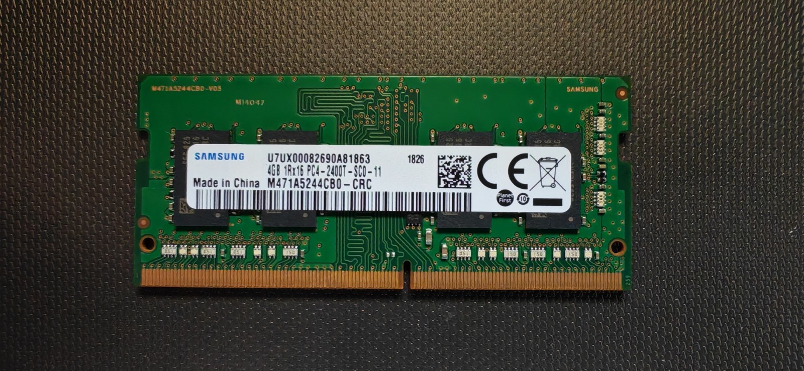 Samsung 4GB DDR4 240OT PC4-2400T Laptop Memory