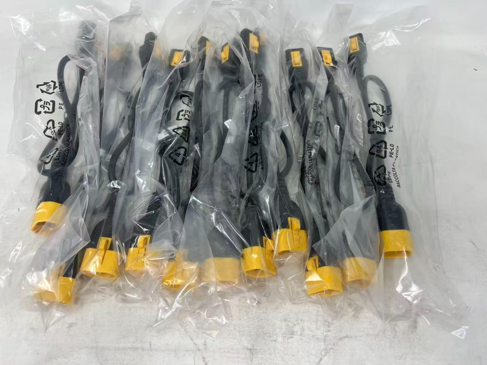 100PCS   ,Locking IEC C13 to C14 Power Cable 18AWG 2FT Server PDU UPS Cord,new