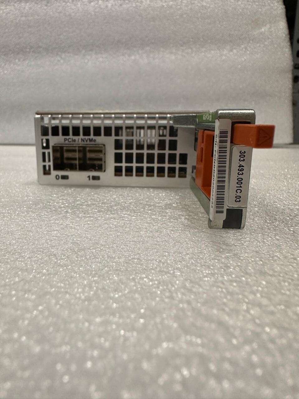 EMC 303-493-001C-03 SLIC57 Dual-Port 8Gb PCIe NVMe I/O Module vt