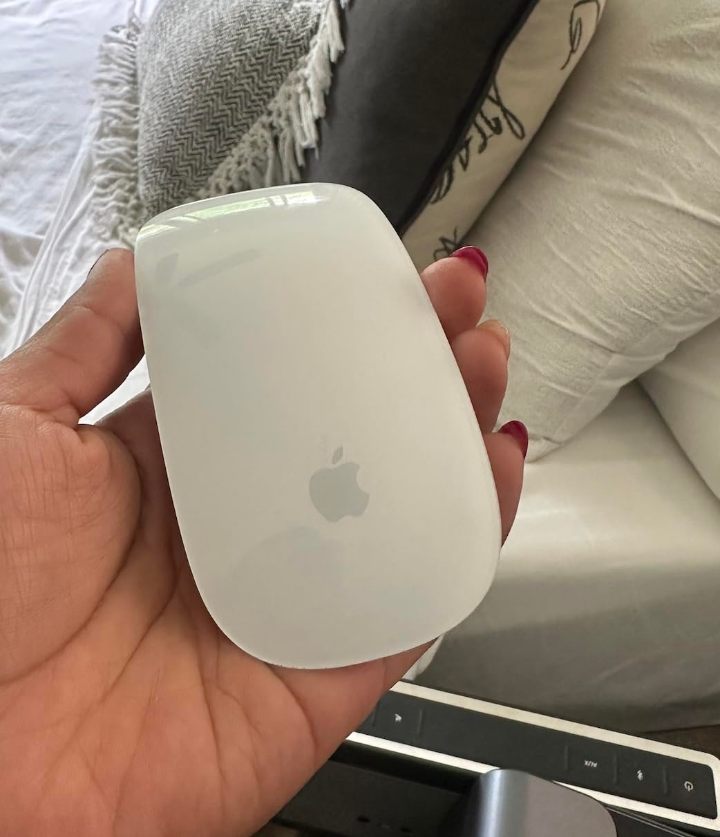 Original Apple Magic Mouse White Wireless Bluetooth Multi Touch Rechargeable