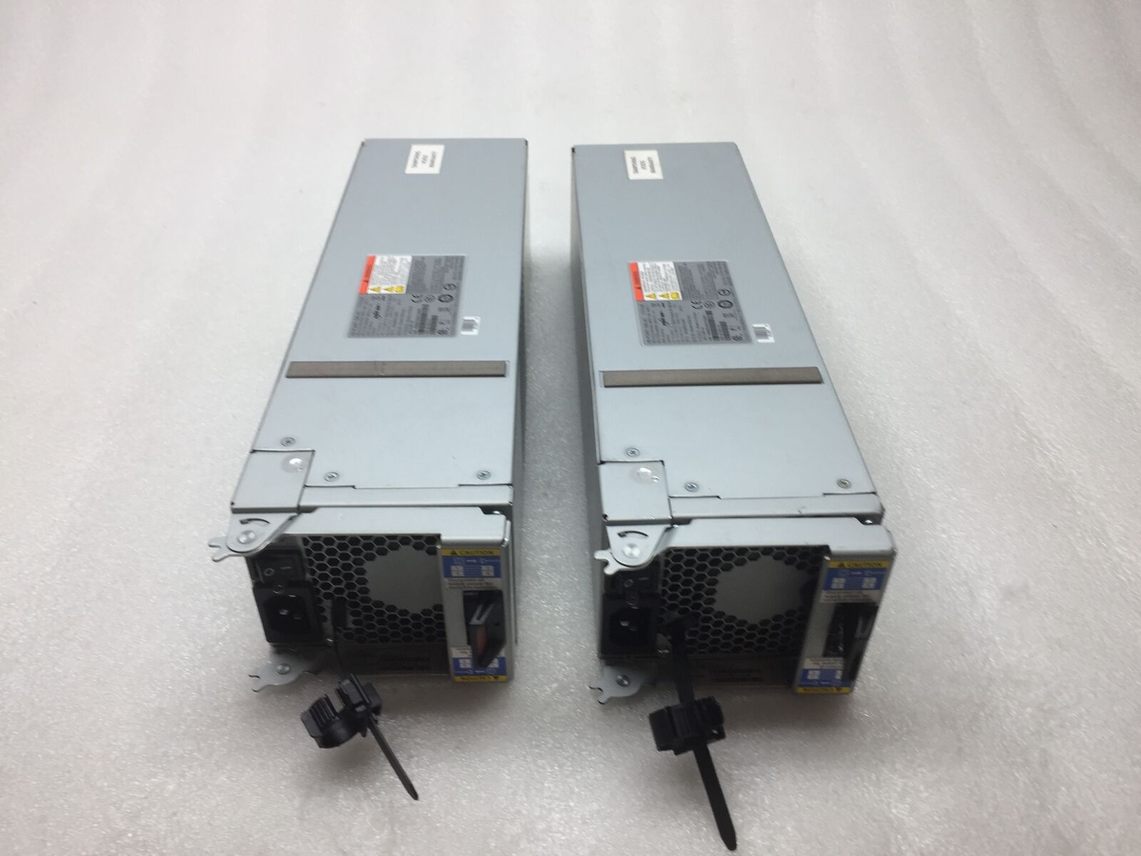 Lot of 2 Power One NetApp 580W Power Supply HB-PCM01-580-AC 82562-21  AS-IS
