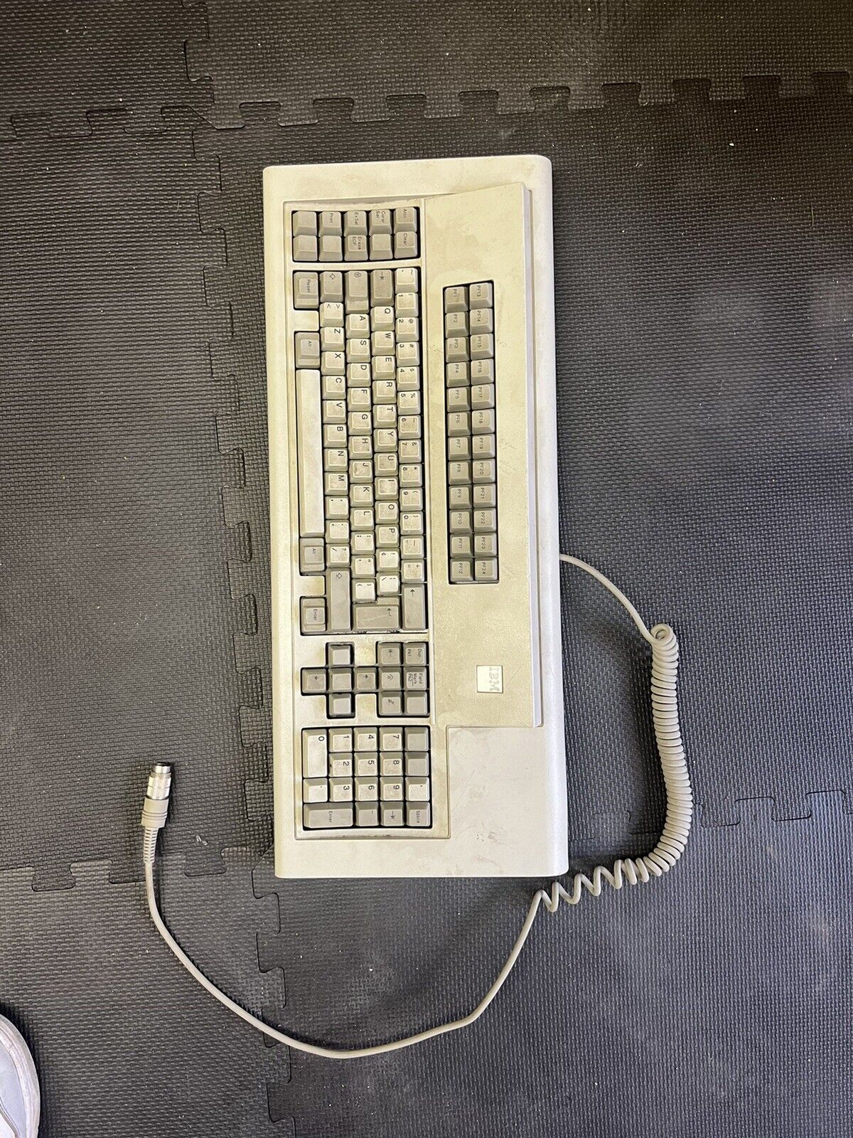 IBM Model M Keyboard - 1389160