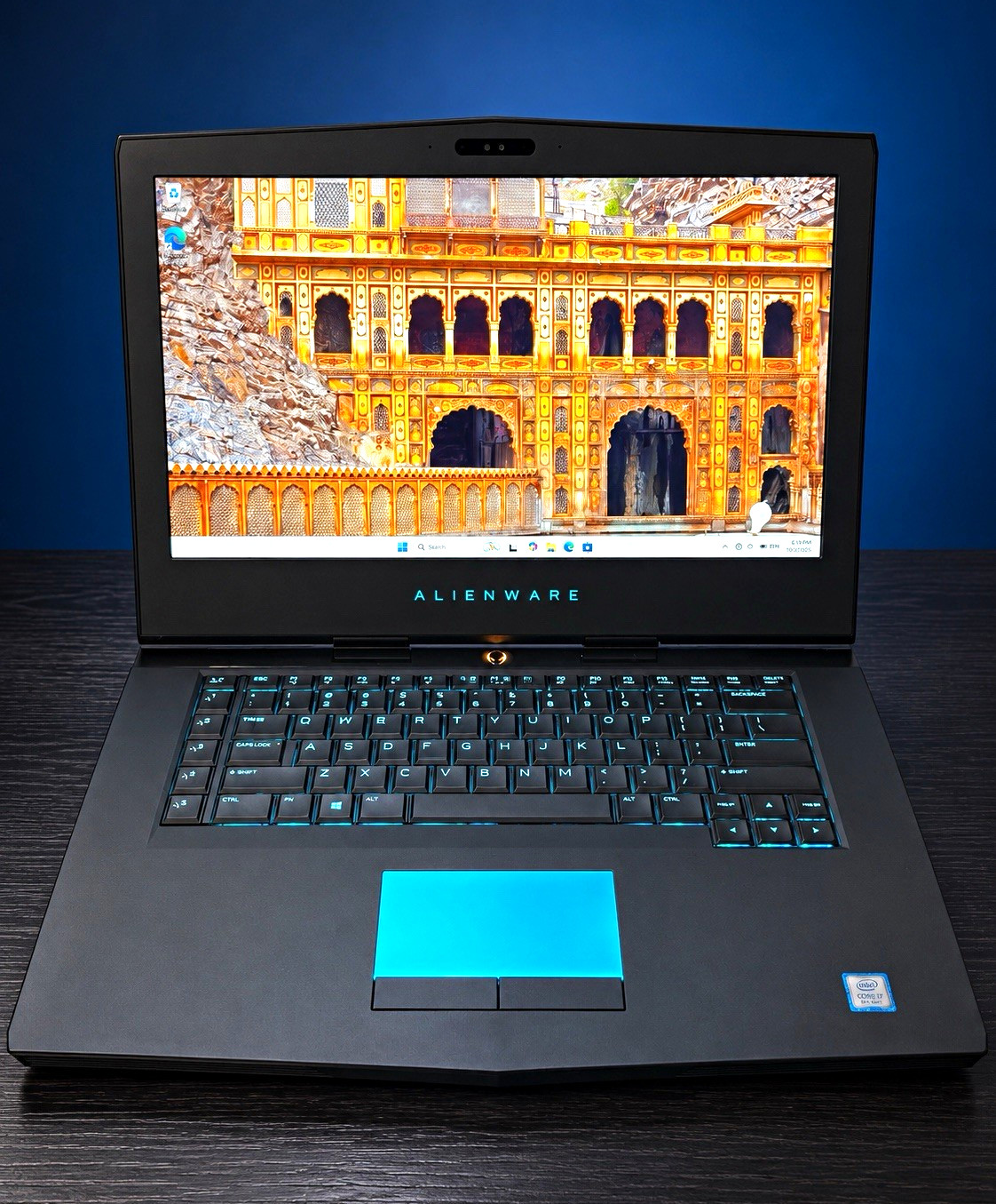 Alienware 15 R3 15.6” i7-7700HQ GTX 1060 6GB 16GB RAM 1TB HDD RGB + OEM AC WIN11