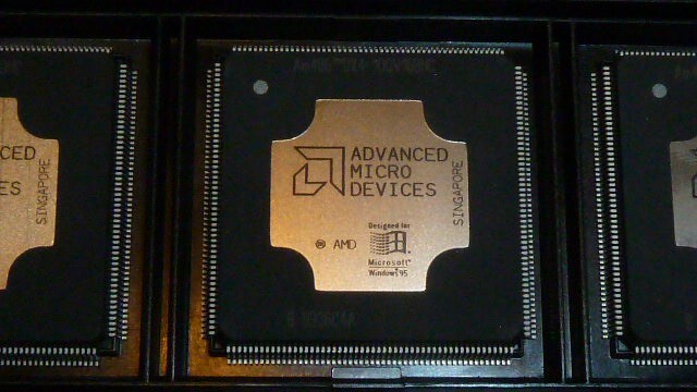 NEW 1PC AMD AM486DX4-100V16BHC IC Microprocessor 32-Bit, 100MHz, CMOS, PQFP208