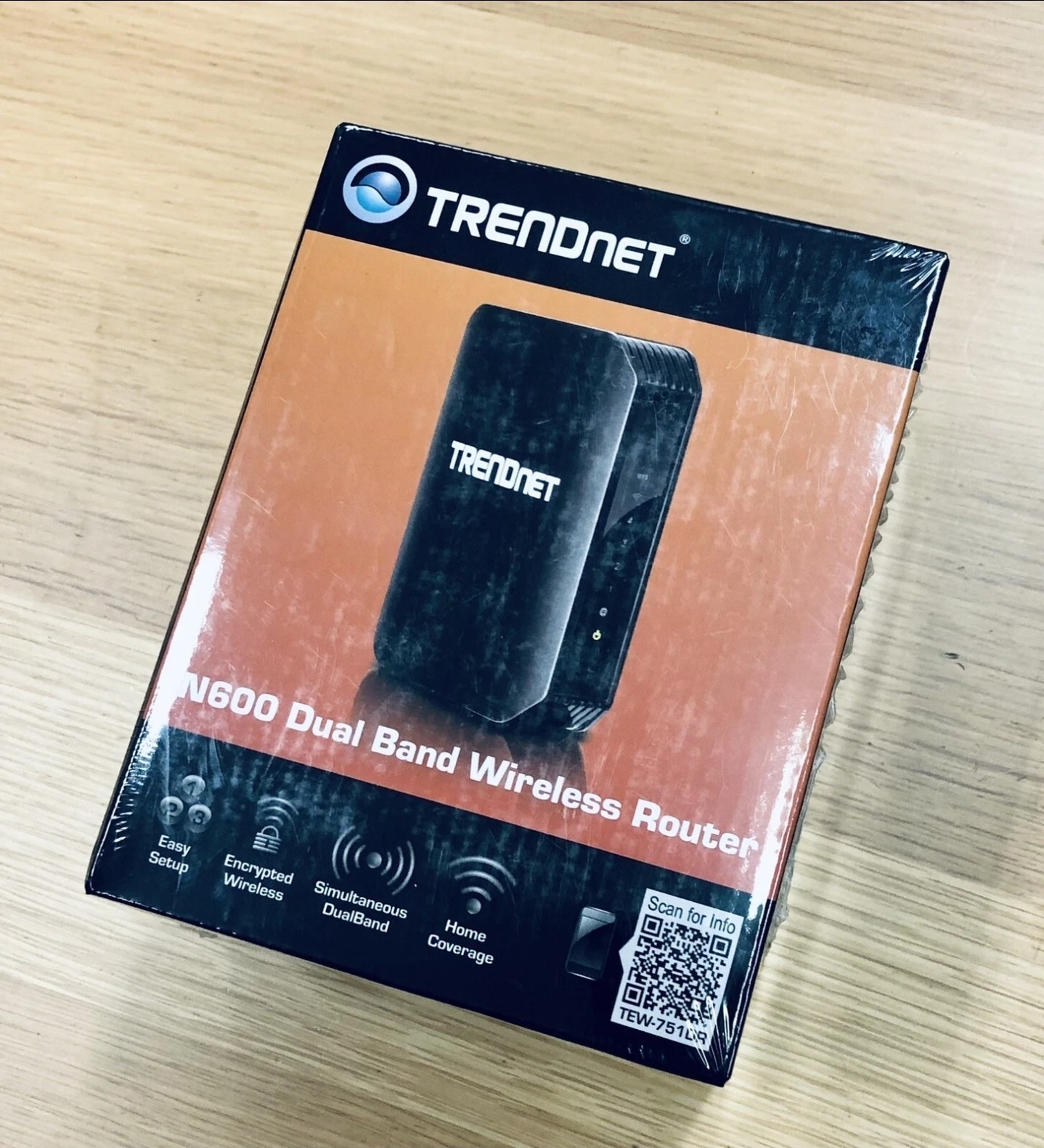 * Sealed * TRENDnet Wireless N600 Concurrent Dual Band Router, TEW-751DR