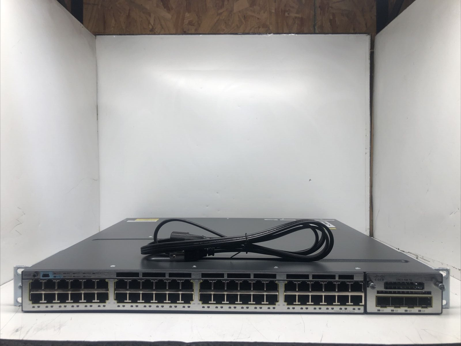 Cisco Catalyst 3750X Switch WS-C3750X-48T-L V06  w/ C3KX-NM-1G Network Module