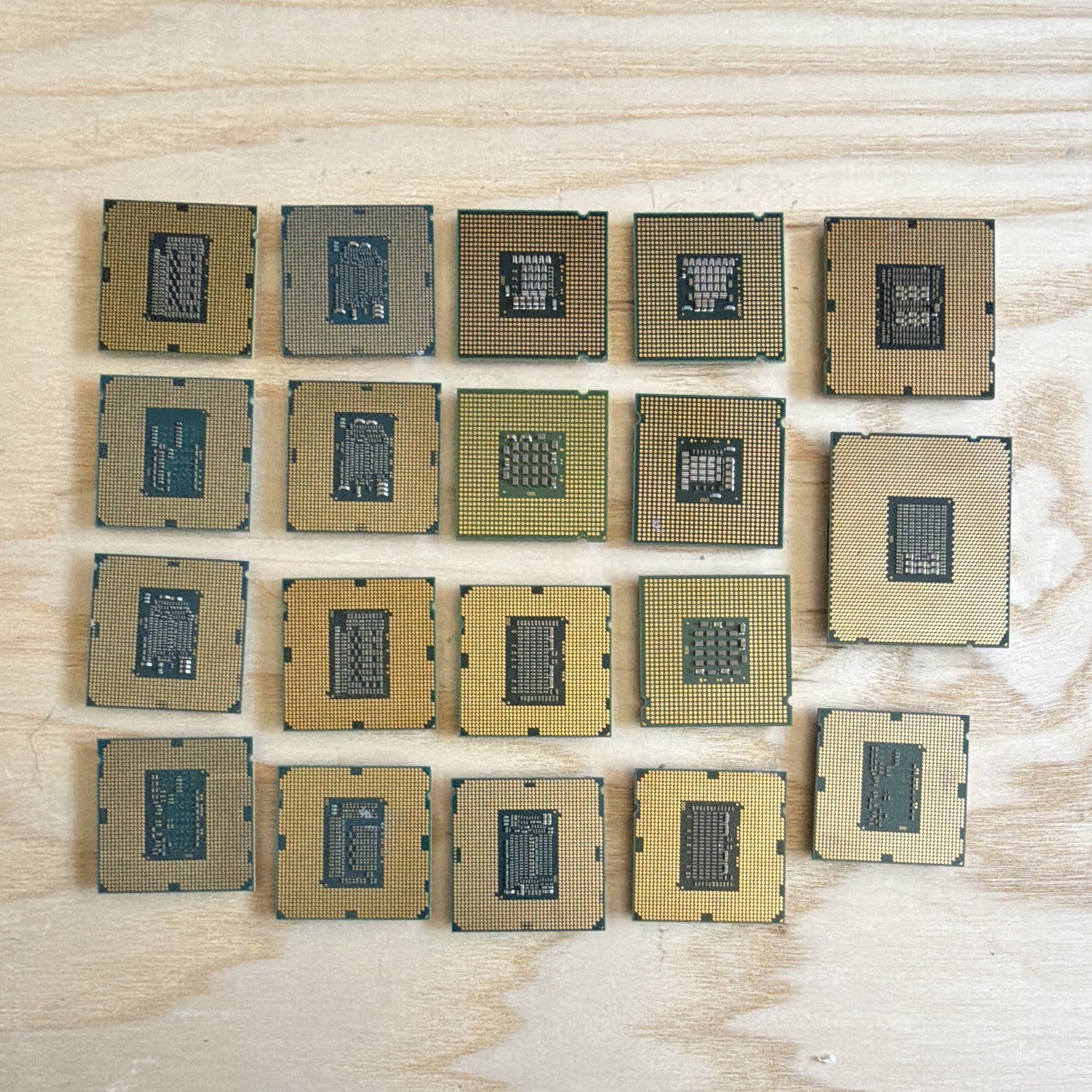 Lot of 19 Various Intel CPU Processors-pentium 4, i3, i5, i7, Core 2 Duo, Xenon