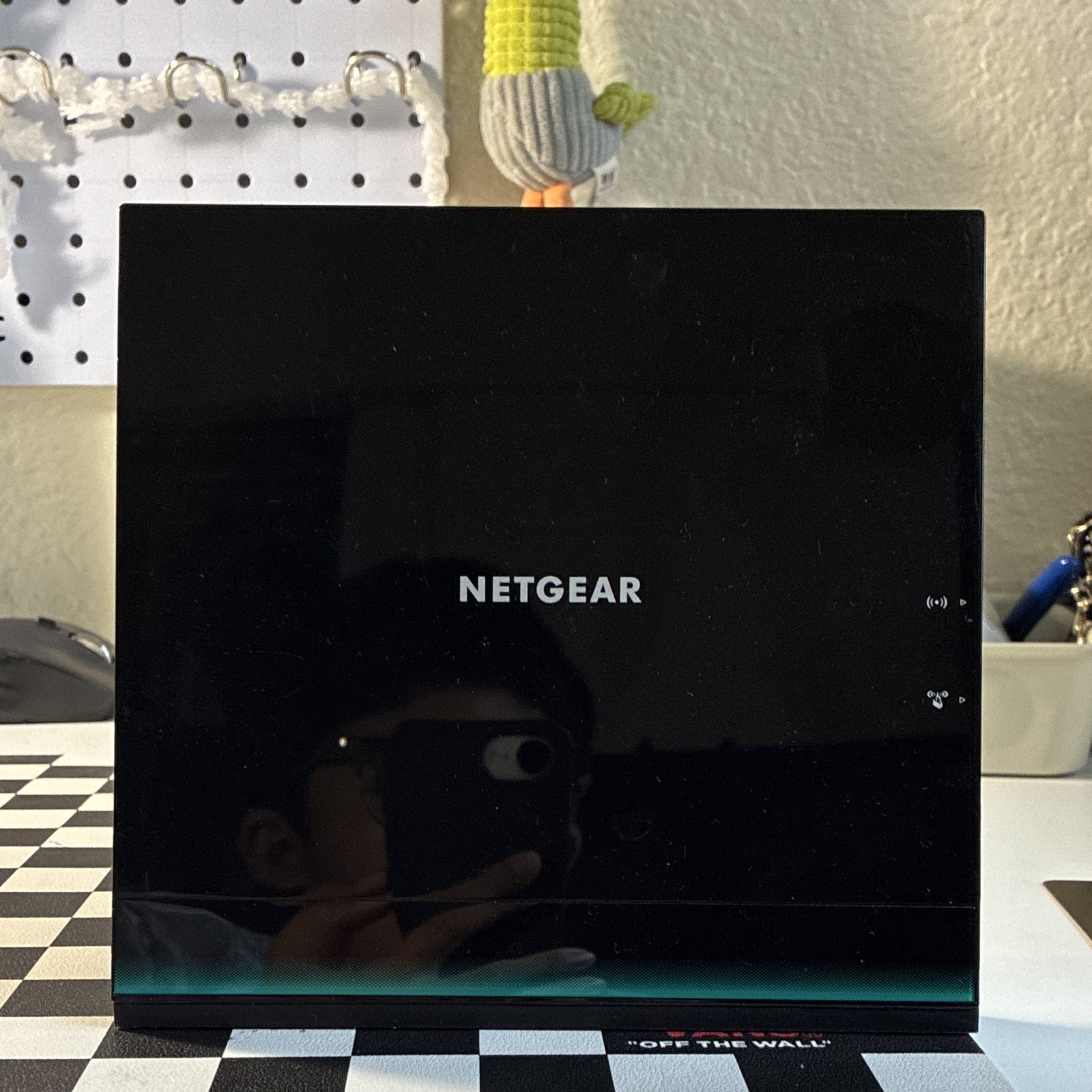 NETGEAR R6100 AC1200 Dual-Band WiFi Router, 4-Port Gigabit, USB, WPS
