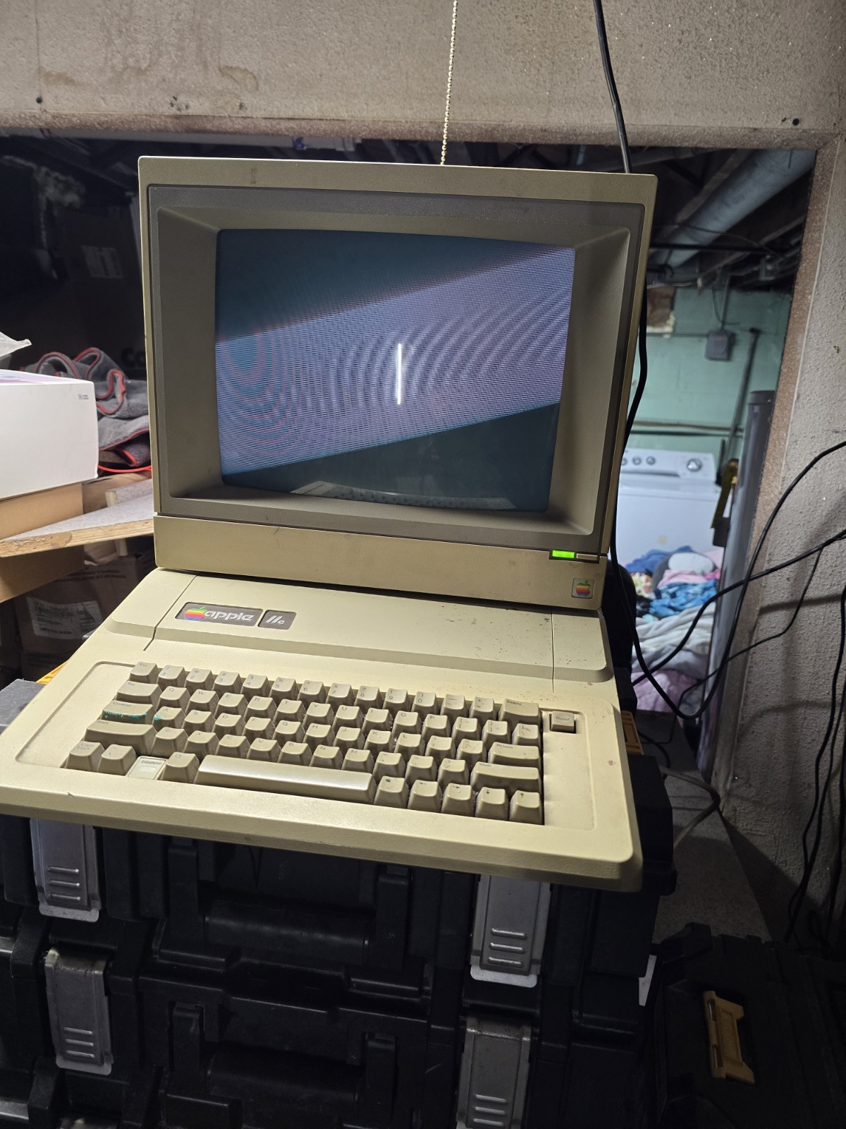 Apple IIe computer vintage apple 1983