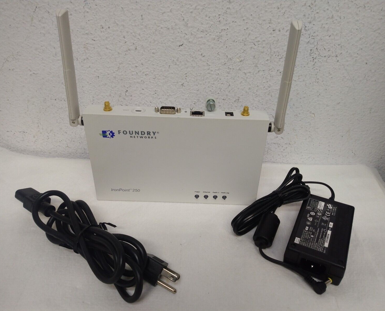 Foundry Networks IronPoint TM 250 access points With power supply ( I P250 )