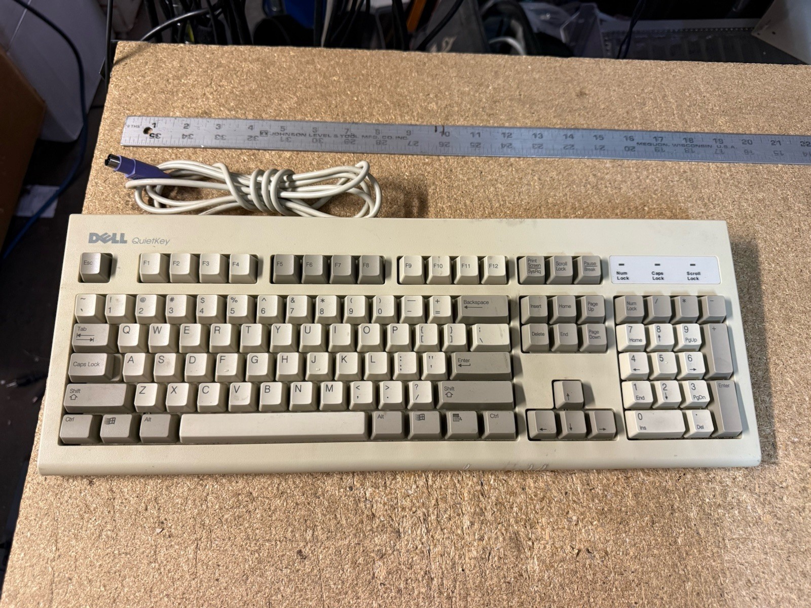 Dell QuietKey Keyboard RT7D5JTW 463CD PS/2 Vintage Beige