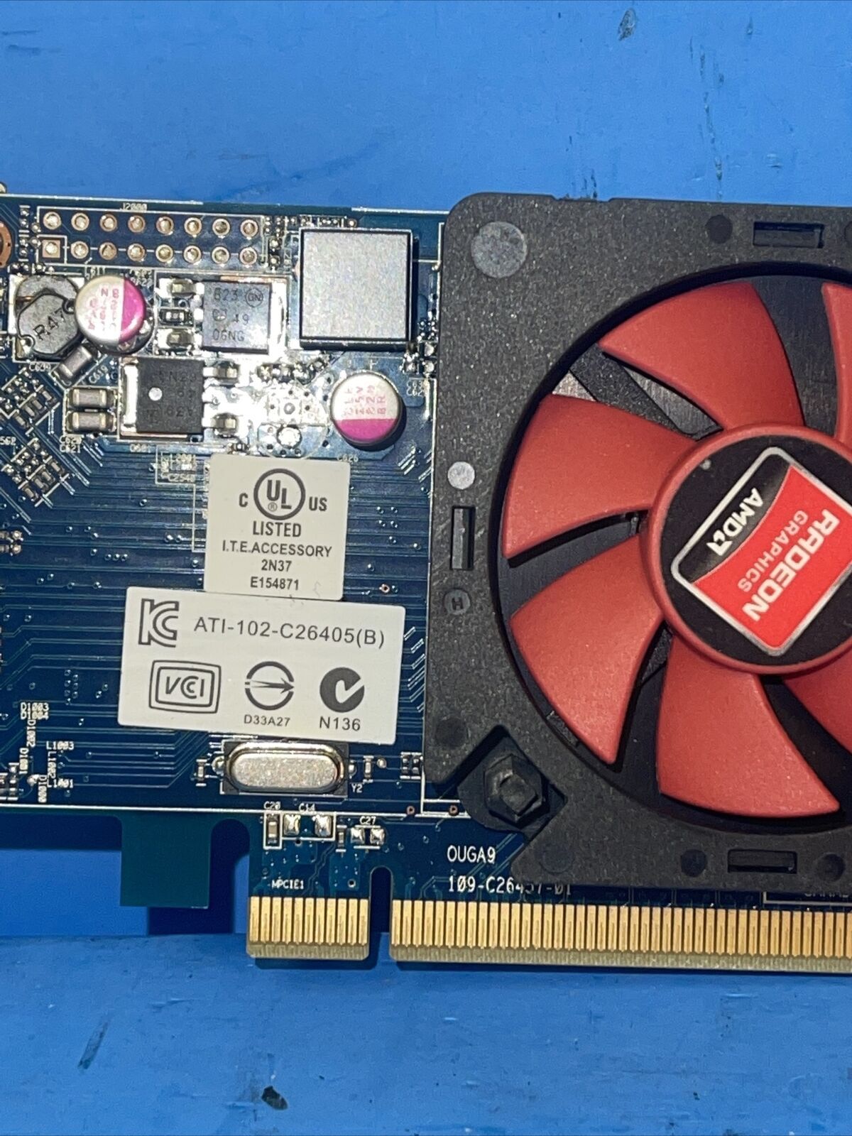 AMD Advanced Micro Devices Inc. RADEON HD 6450 C264 1GB DDR3 Video Graphics Card