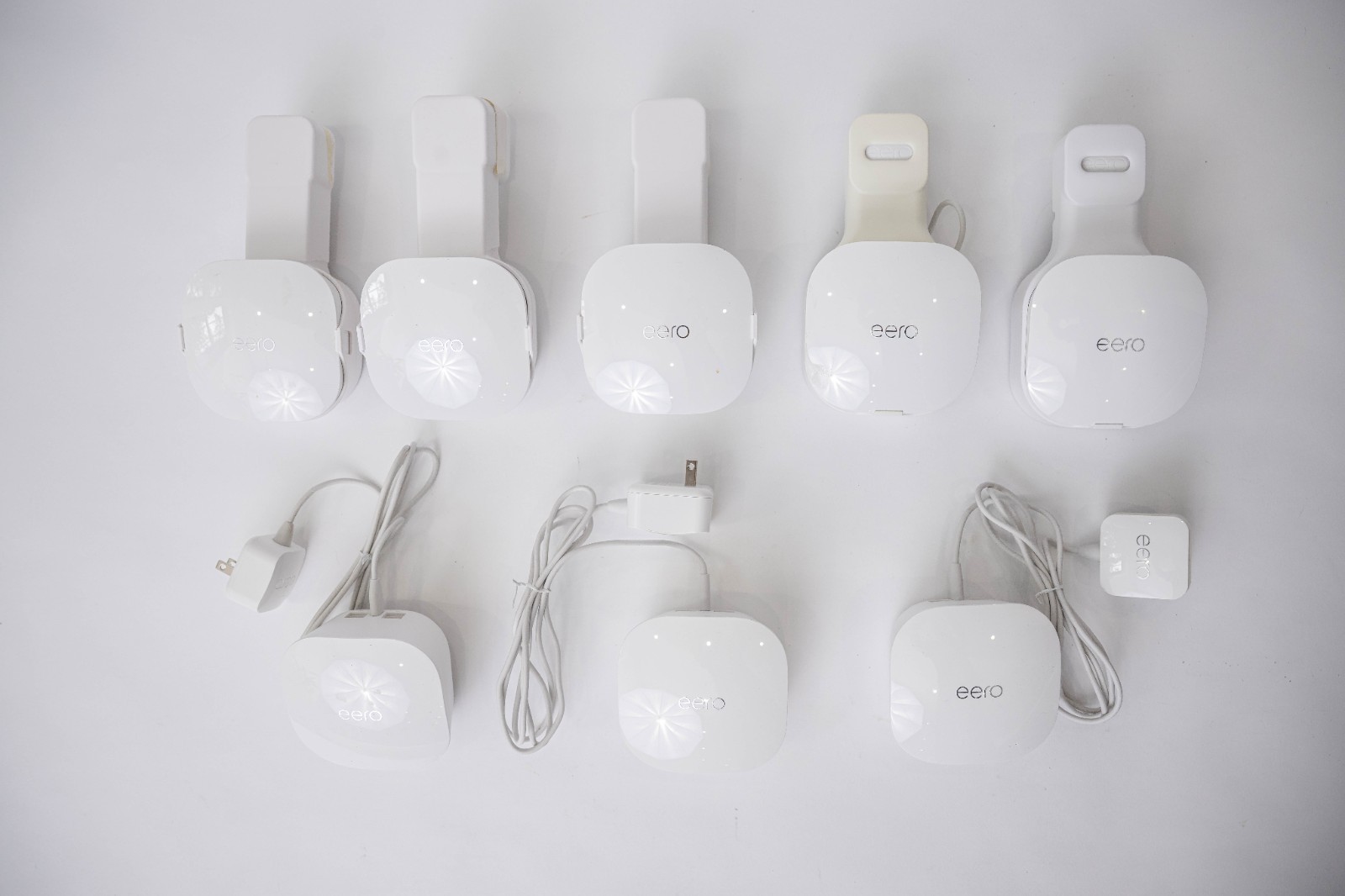 eero mesh (3rd Generation) Wi-Fi Router/Extender - Pack of 8 & Wall Mounts