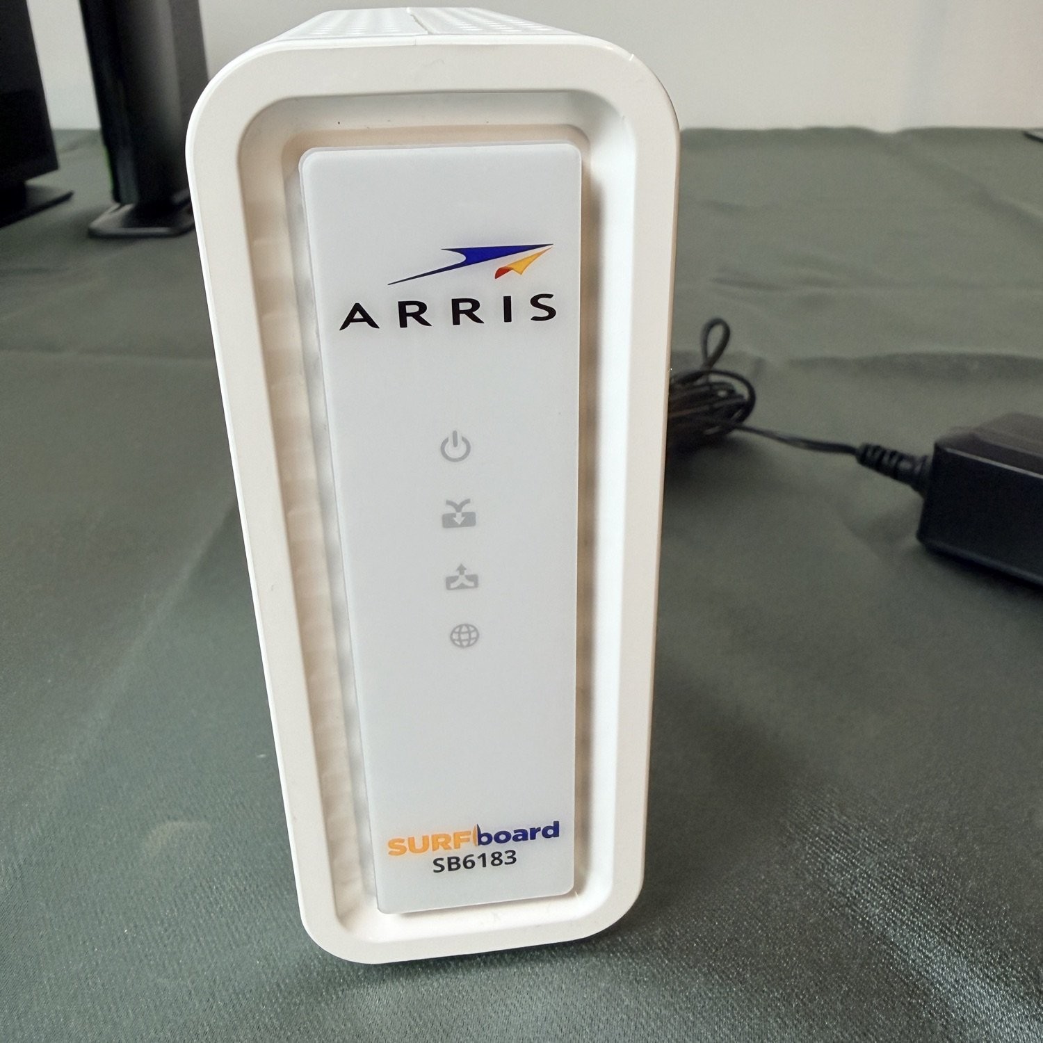 ARRIS SURFboard SB6183 Docsis 3.0 Cable Modem White w/ Power Adapter Y2K Vintage