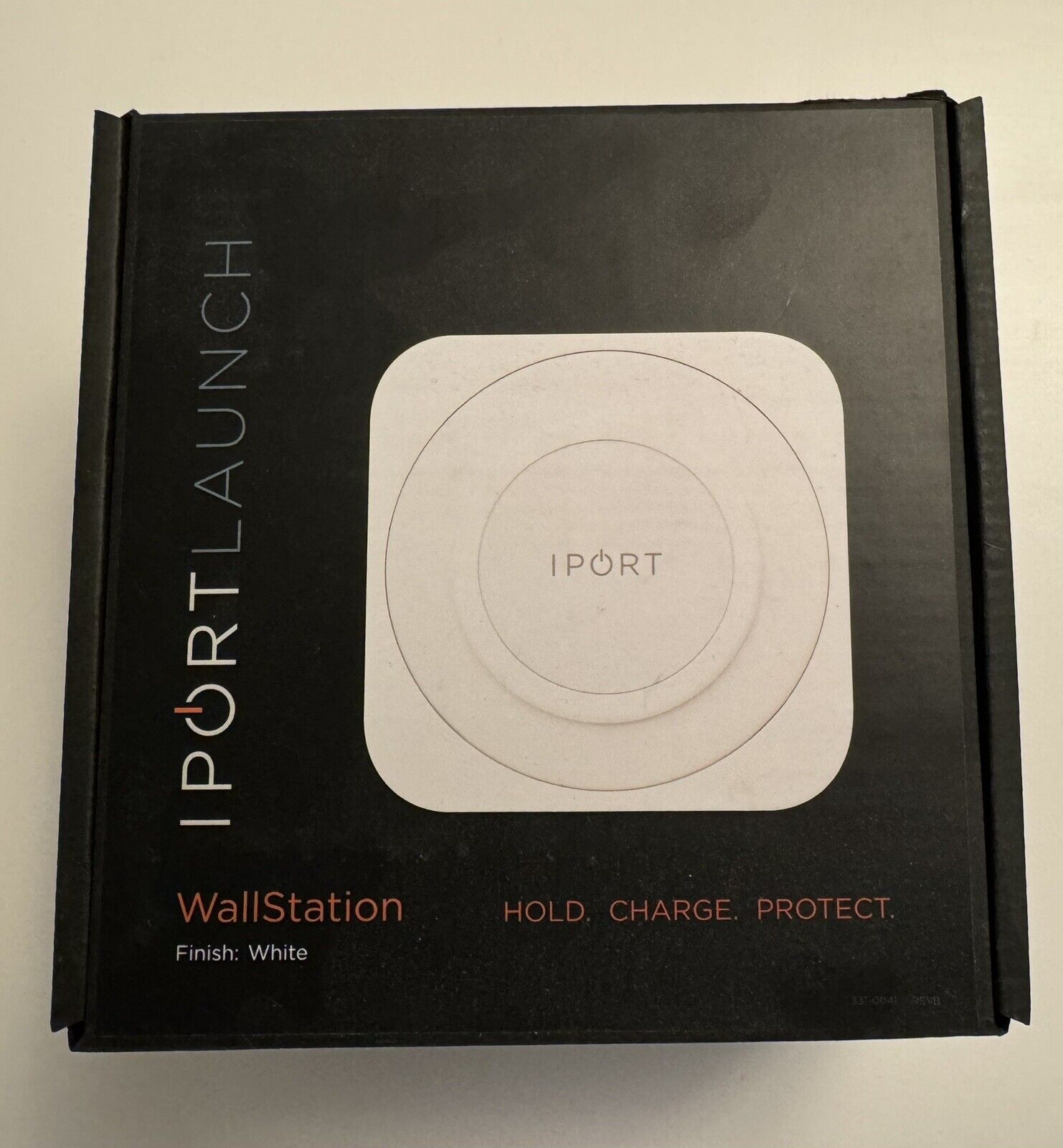 iPort LaunchPort WallStation White 70142