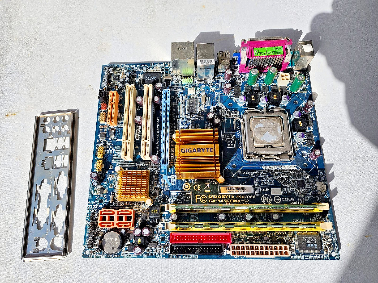 Gigabyte Technology GA-945GCMX-S2, LGA 775/Socket T, Intel Motherboard