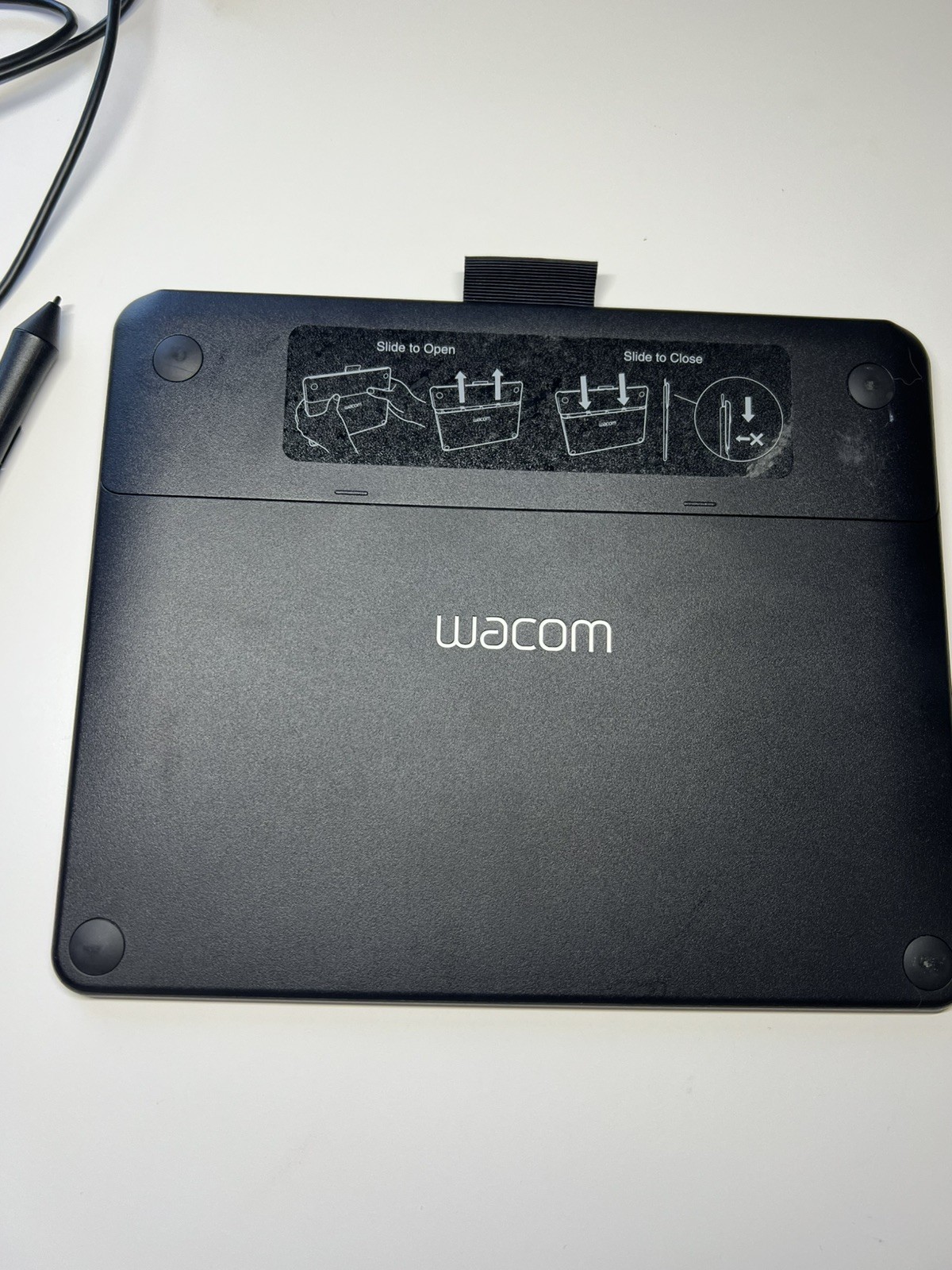 Wacom Intuos Art Graphics Tablet Creative Pen & Touch with Stylus