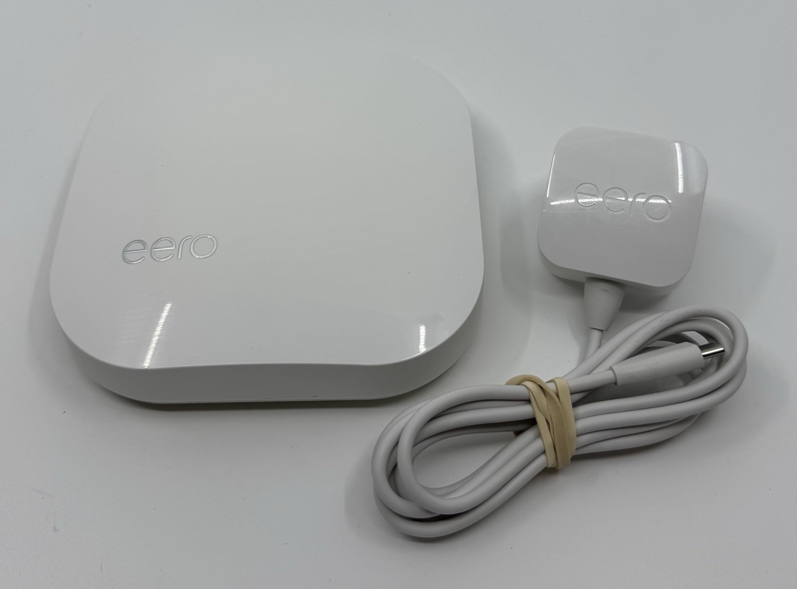 Eero Pro Mesh WiFi 5 Router Model No: B010001 W/ Power Cable