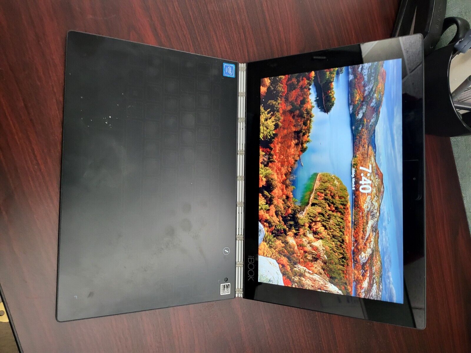 Lenovo Yoga Book YB1-X91F (Win10, Touchscreen, 64GB SSD, 4GB RAM) Laptop Tablet