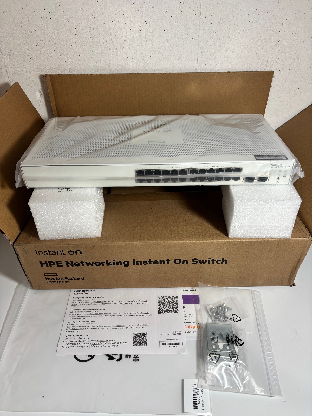 HPE Networking Instant On Switch 1830 24 Port and SFP Fiber