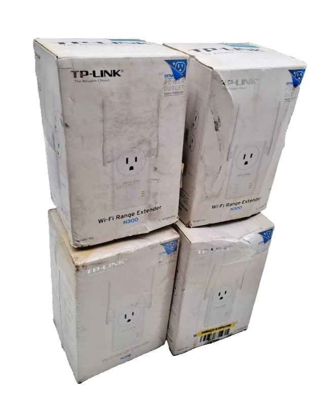 lOT OF 4 TP-LINK 300Mpbs Wi-Fi Range Extender Power Outlet TL-WA860RE