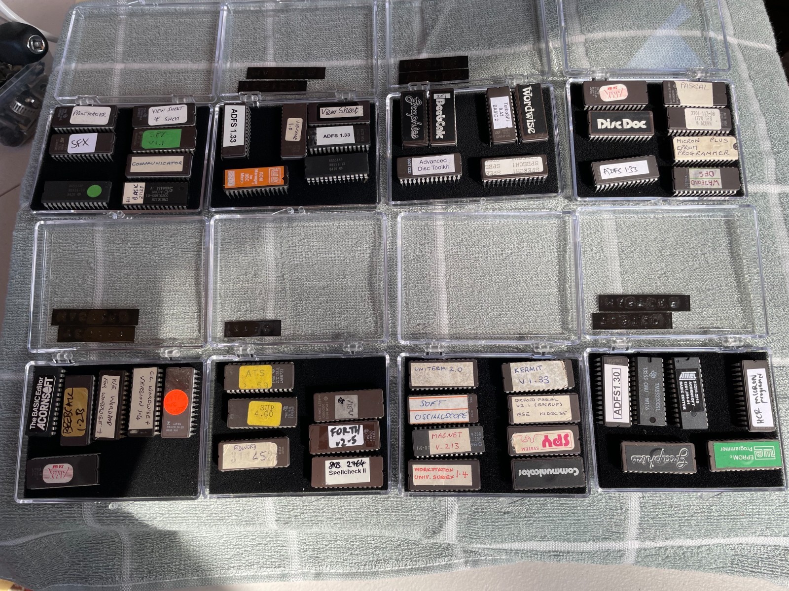 Acorn BBC Micro Model B LOT Qty 52 ROM CHIPS - Original & Rare - NICE